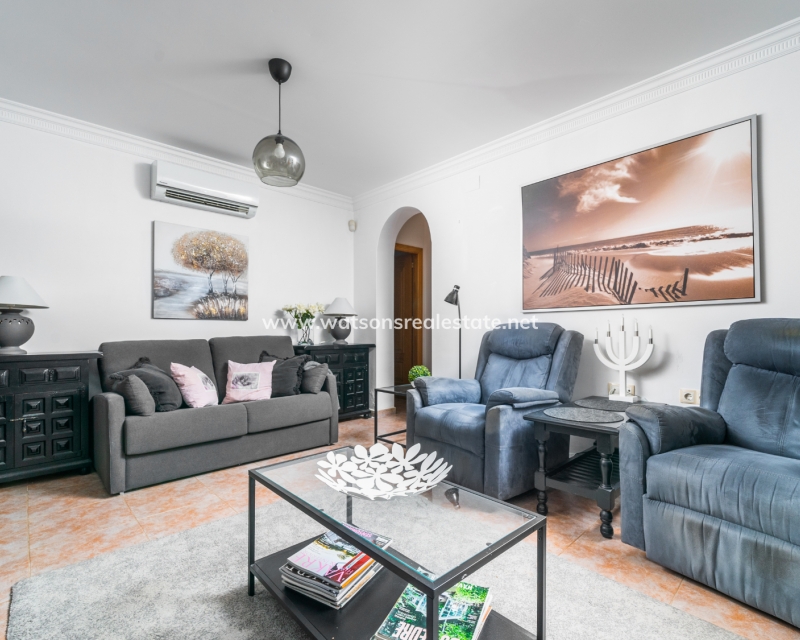 Resale - Detached - Urb. La Marina