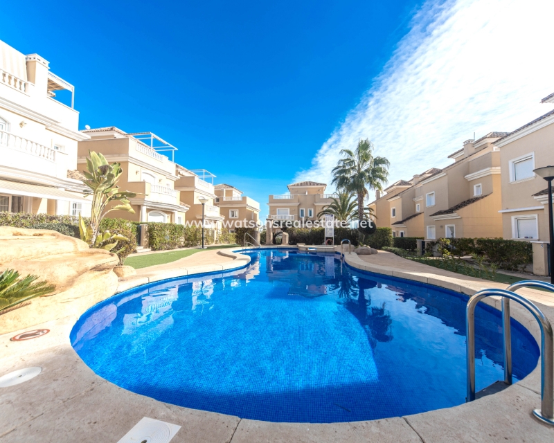 Resale - Detached - Urb. La Marina