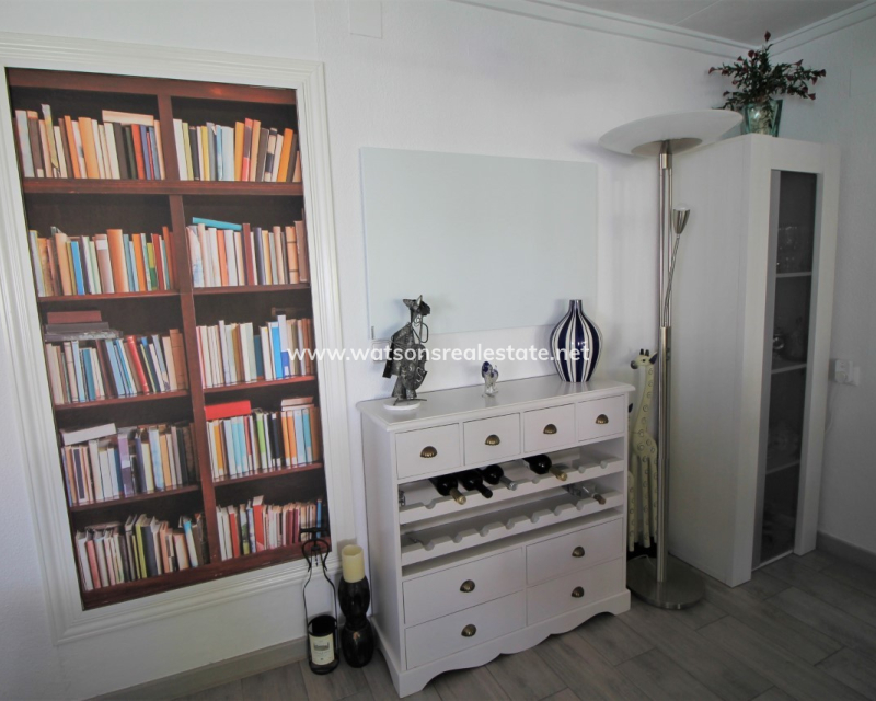 Resale - Detached - Urb. La Marina