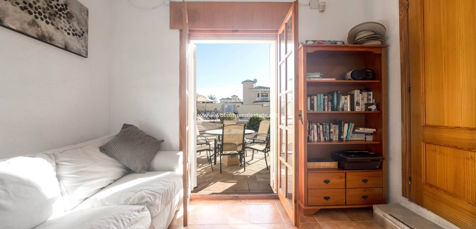 Resale - Detached - Urb. La Marina