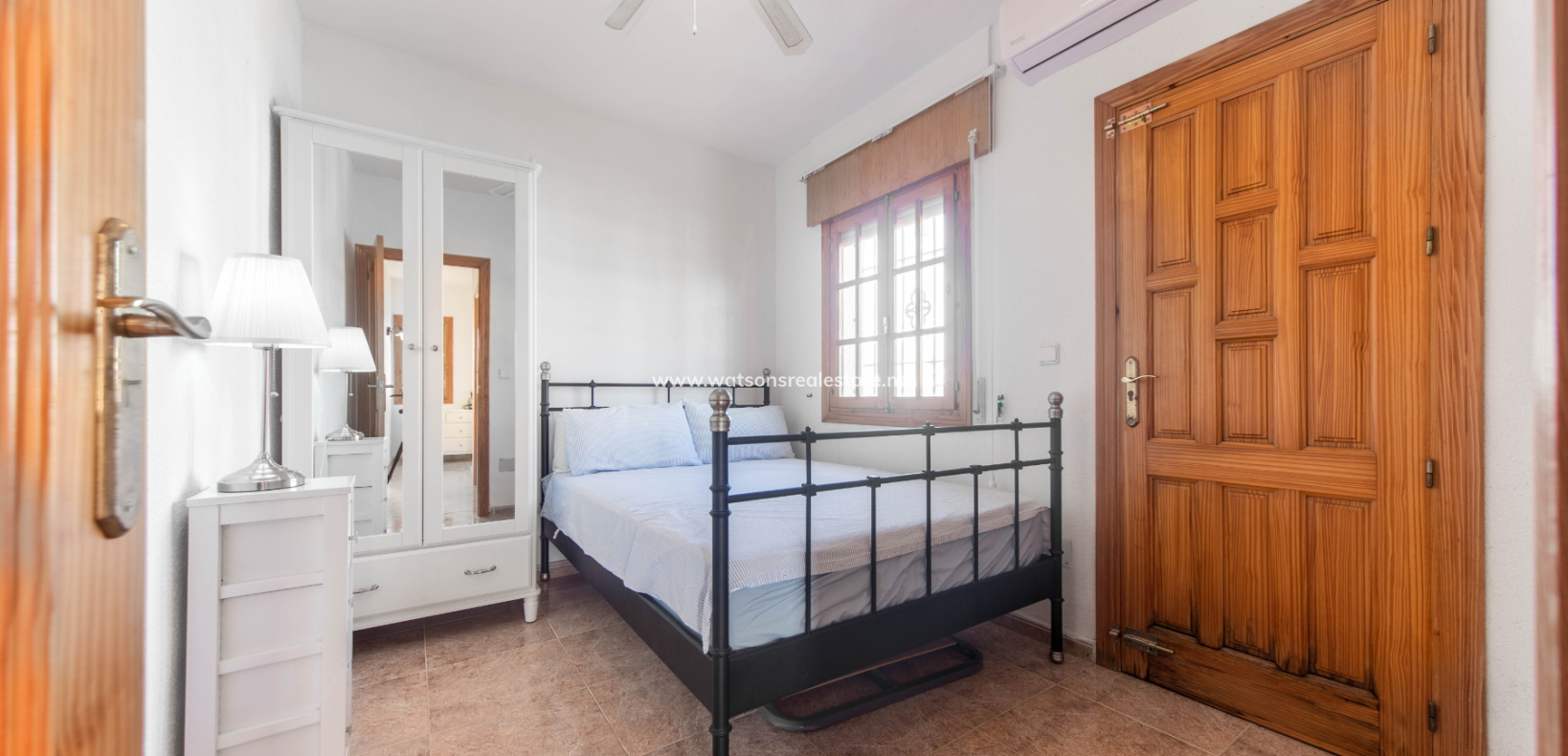 Resale - Detached - Urb. La Marina