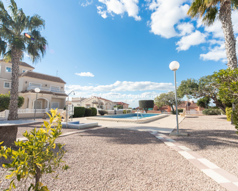 Resale - Detached - Urb. La Marina