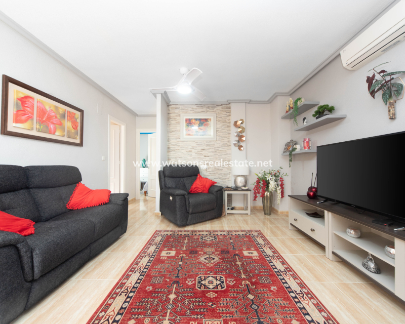 Resale - Detached - Urb. La Marina
