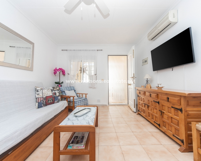 Resale - Detached - Urb. La Marina