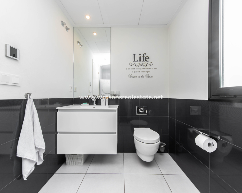 Resale - Detached - Urb. La Marina