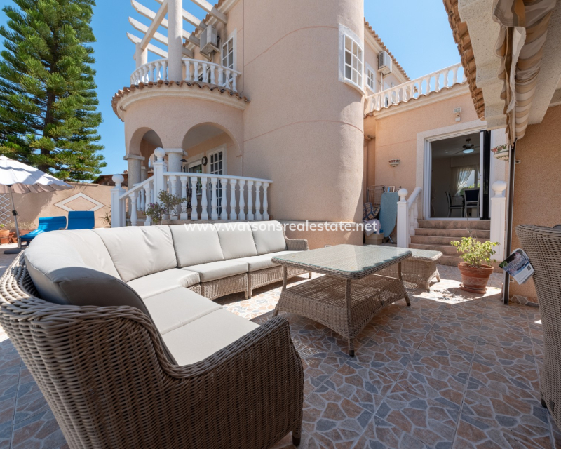 Resale - Detached - Urb. La Marina