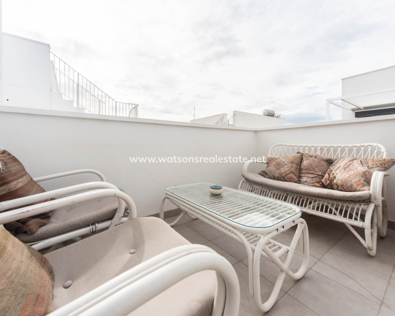 Resale - Detached - Urb. La Marina