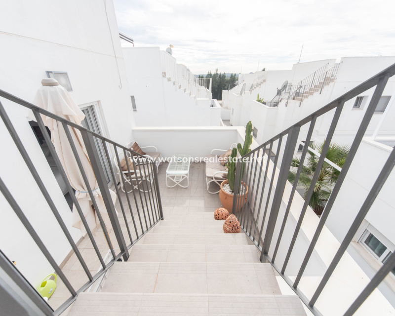 Resale - Detached - Urb. La Marina