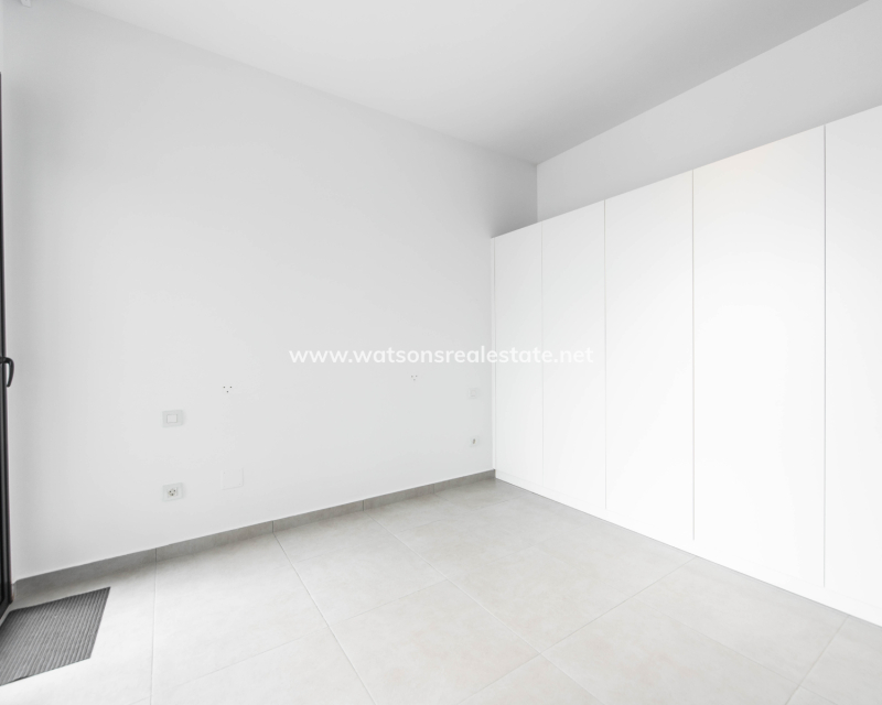 Resale - Detached - Urb. La Marina