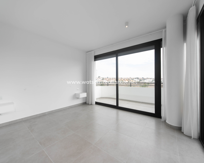 Resale - Detached - Urb. La Marina