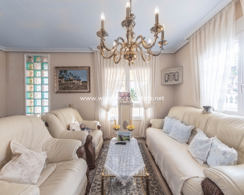 Resale - Detached - Urb. La Marina