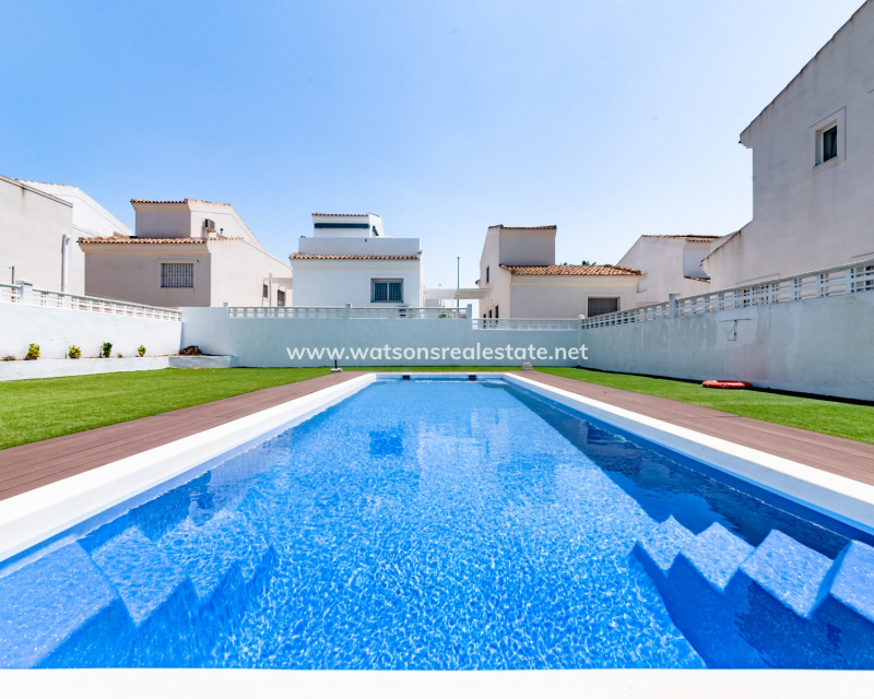 Resale - Detached - Urb. La Marina