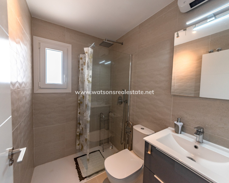 Resale - Detached - Urb. La Marina