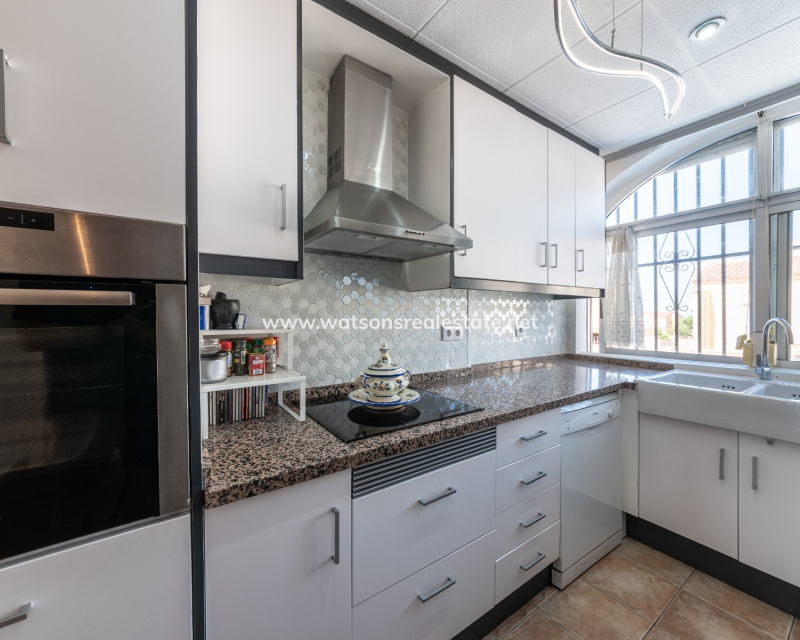 Resale - Detached - Urb. La Marina