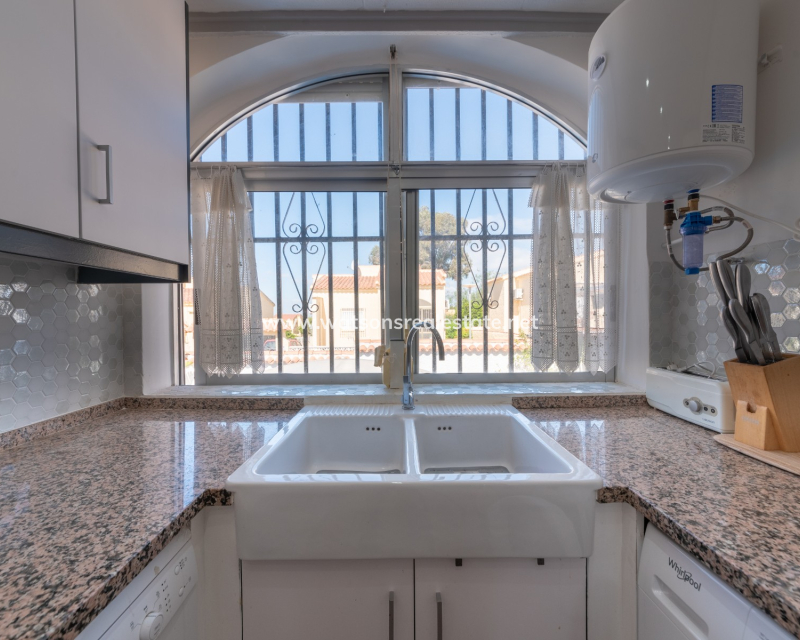 Resale - Detached - Urb. La Marina