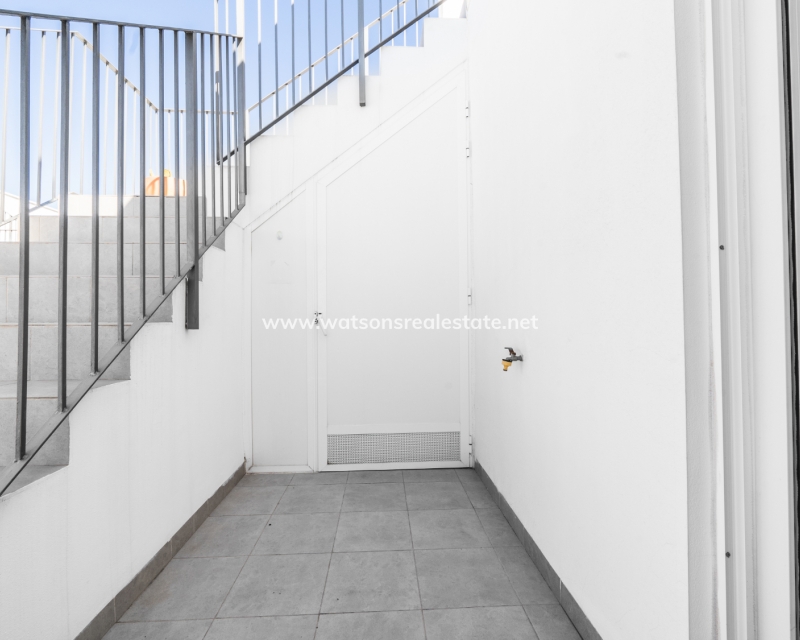 Resale - Detached - Urb. La Marina