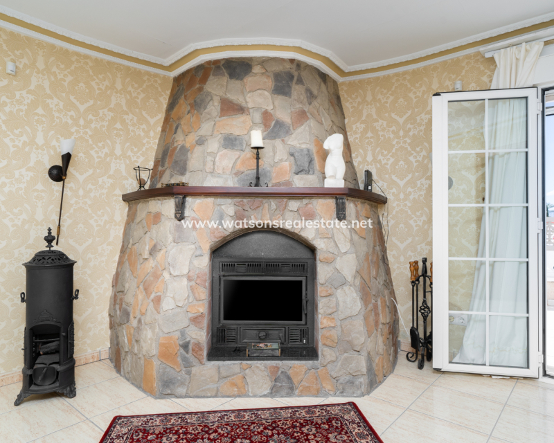 Resale - Detached - Urb. La Marina