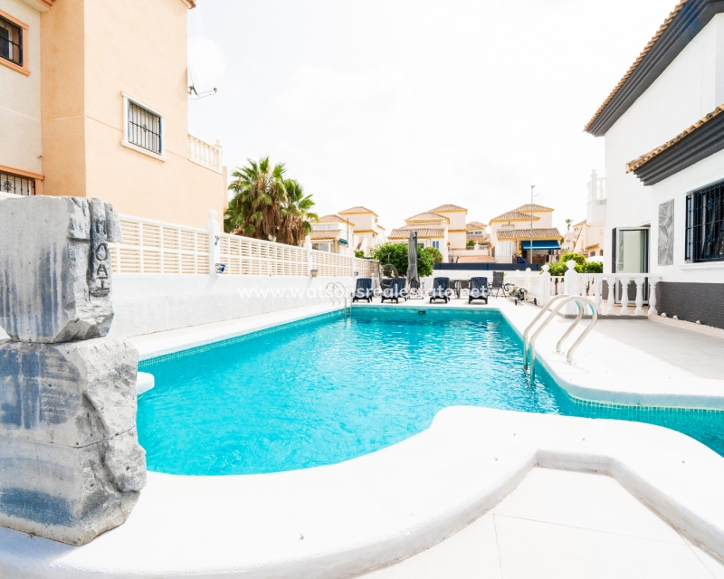 Resale - Detached - Urb. La Marina