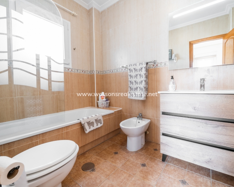 Resale - Detached - Urb. La Marina