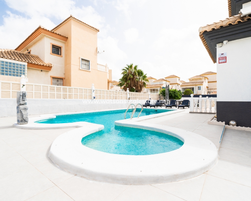 Resale - Detached - Urb. La Marina