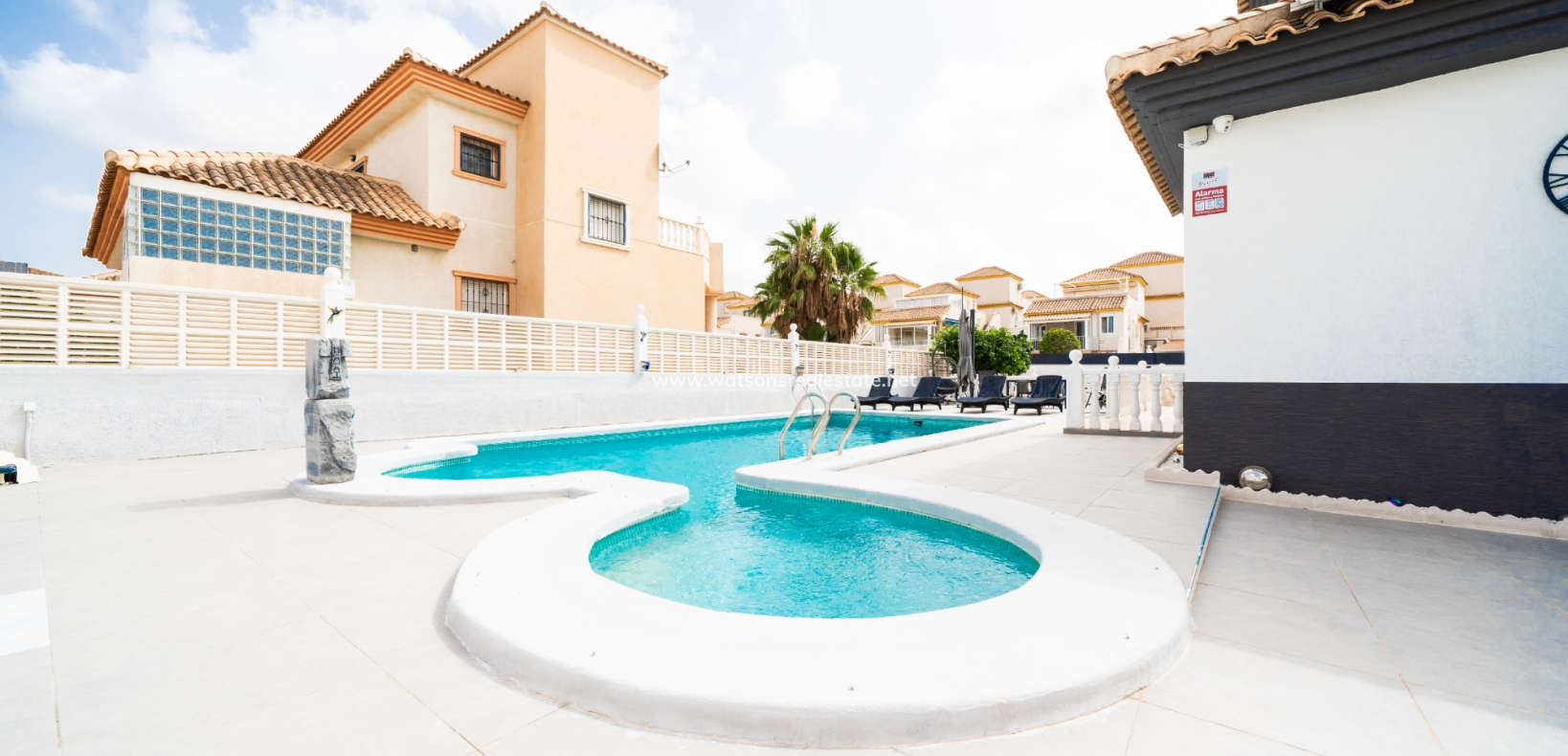 Resale - Detached - Urb. La Marina