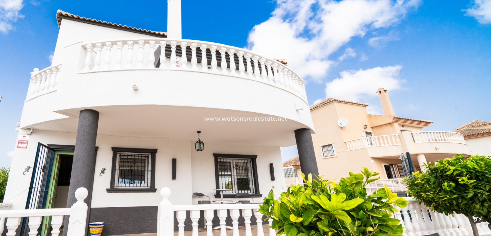 Resale - Detached - Urb. La Marina