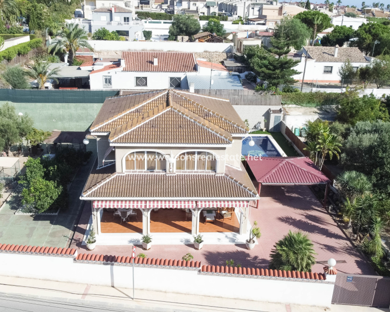 Resale - Detached - Urb. La Marina