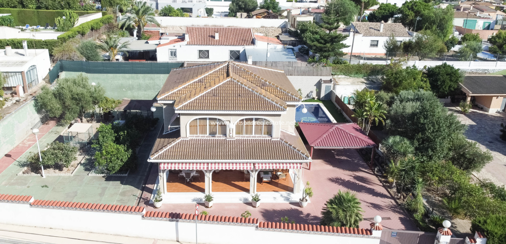 Resale - Detached - Urb. La Marina
