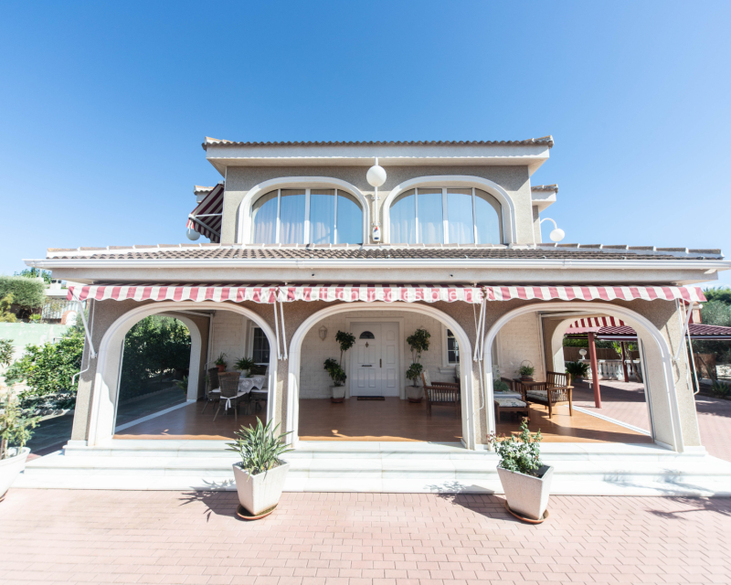 Resale - Detached - Urb. La Marina