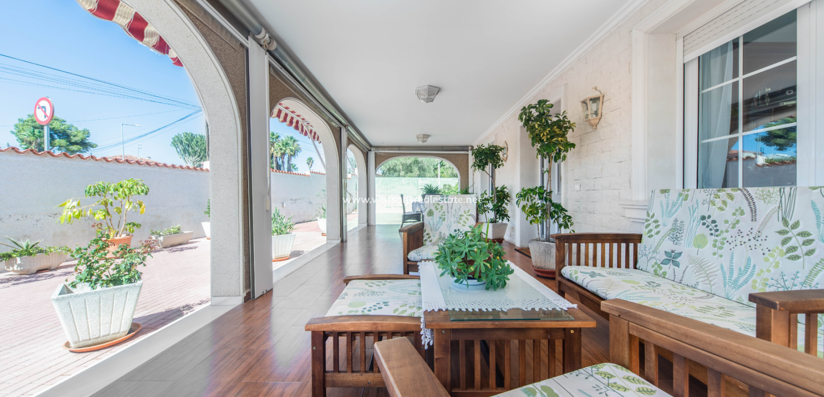Resale - Detached - Urb. La Marina