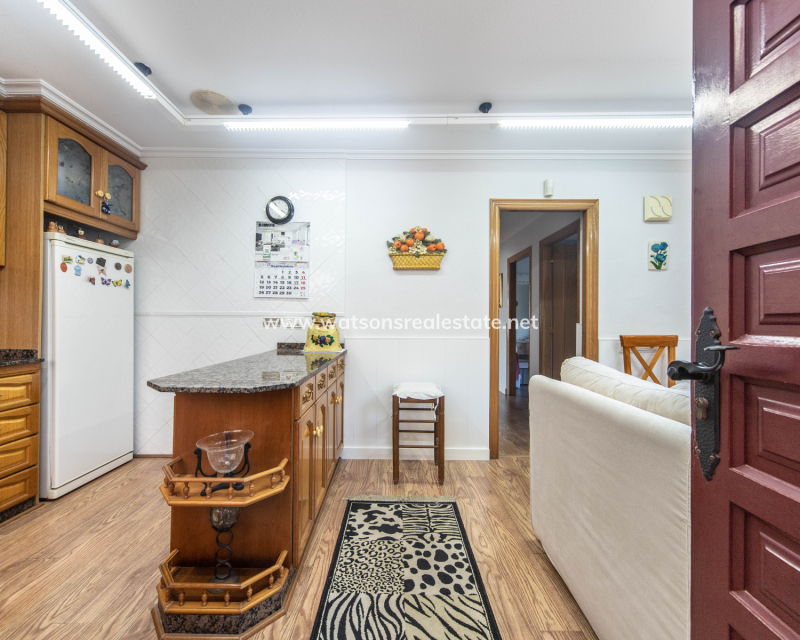 Resale - Detached - Urb. La Marina