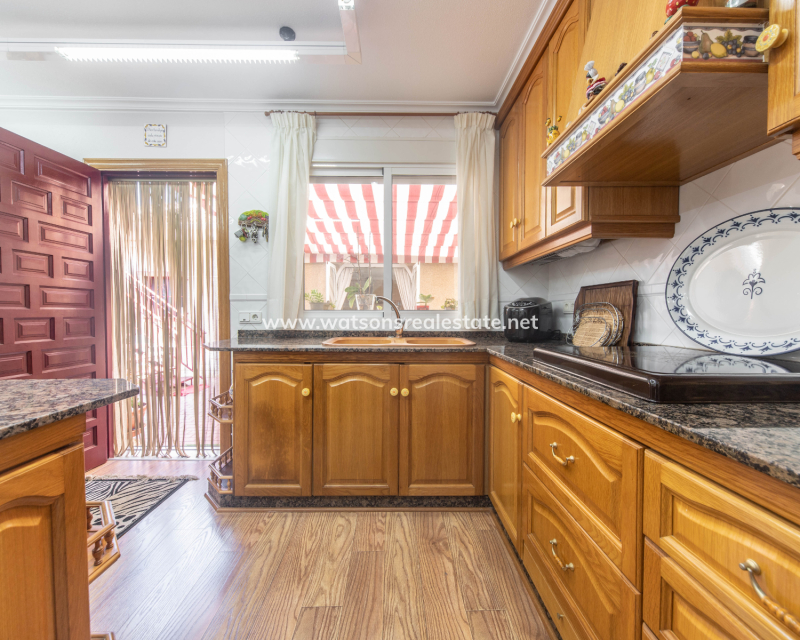 Resale - Detached - Urb. La Marina