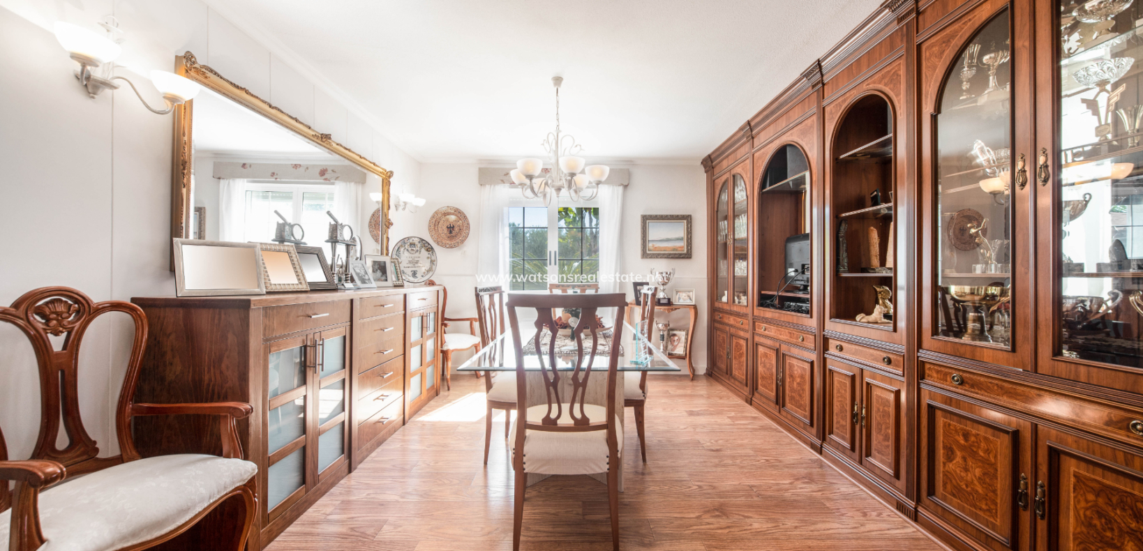 Resale - Detached - Urb. La Marina