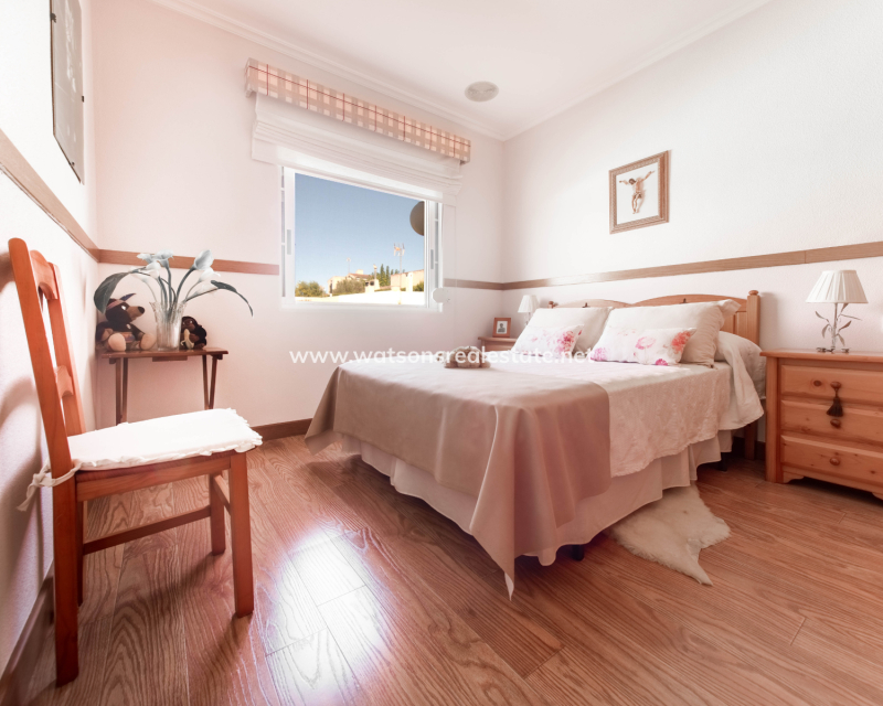Resale - Detached - Urb. La Marina