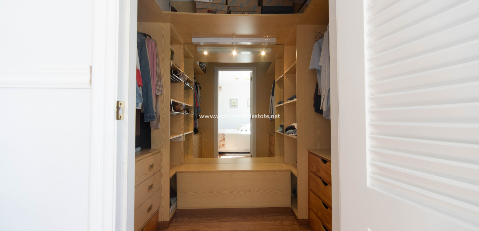 Resale - Detached - Urb. La Marina
