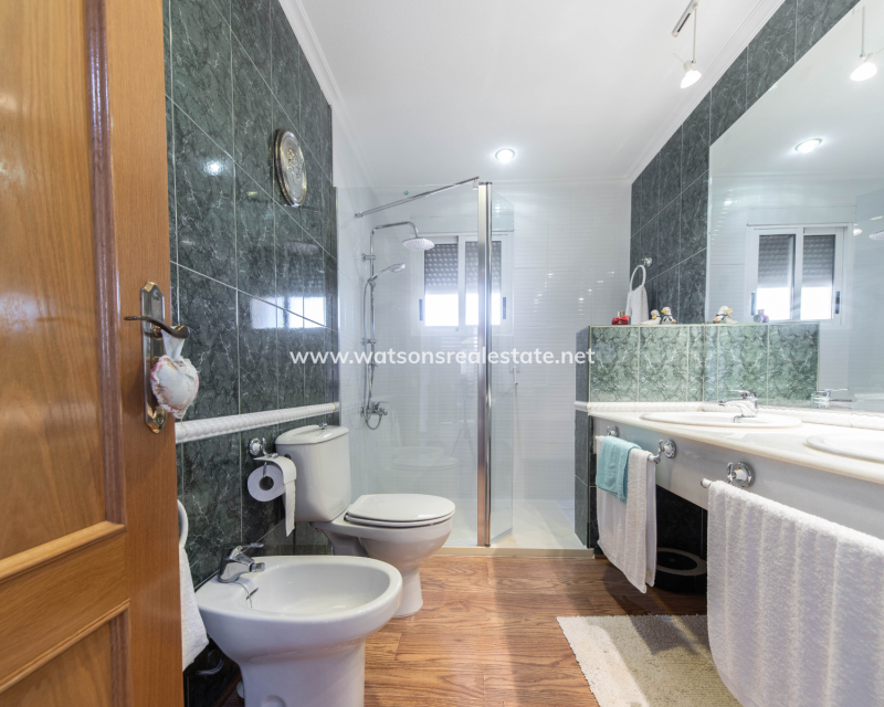 Resale - Detached - Urb. La Marina