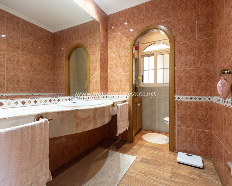 Resale - Detached - Urb. La Marina