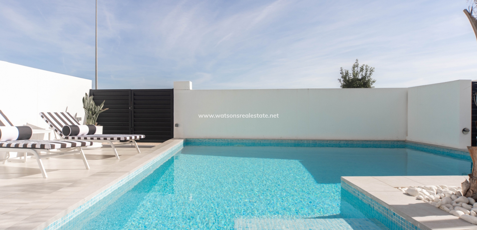 Resale - Detached - Urb. La Marina