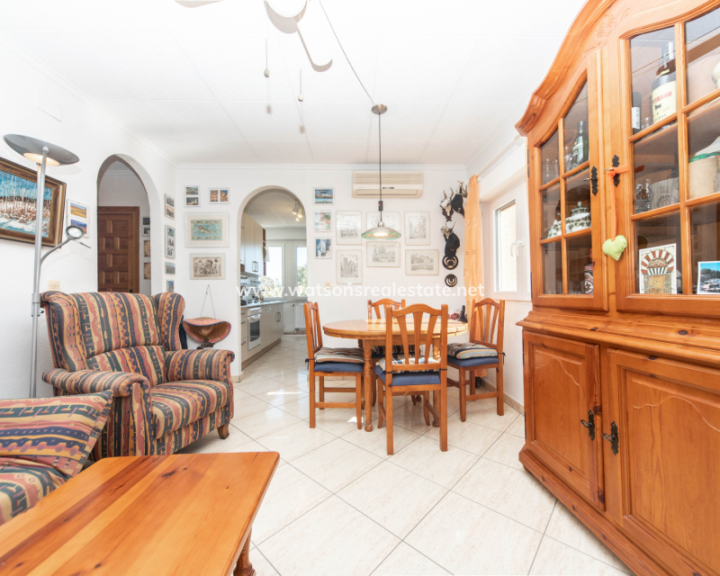 Resale - Detached - Urb. La Marina