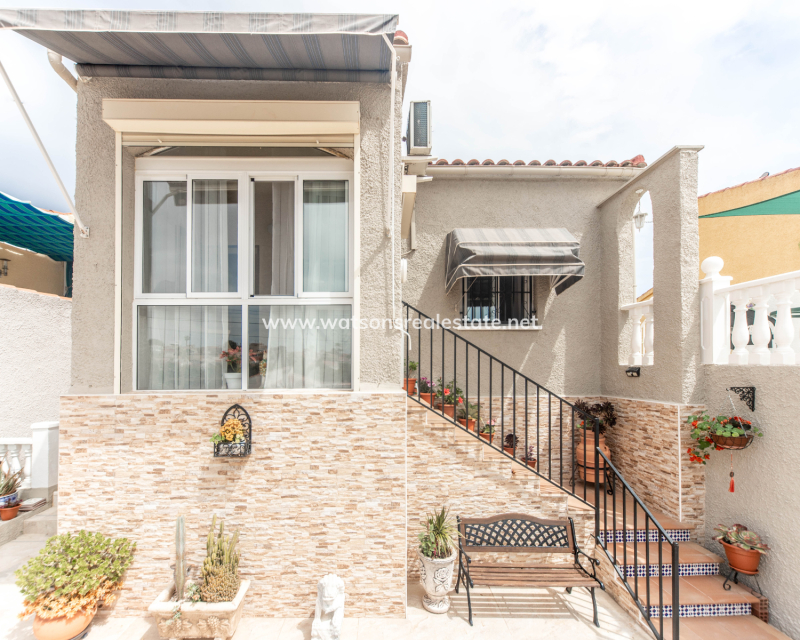 Resale - Detached - Urb. La Marina
