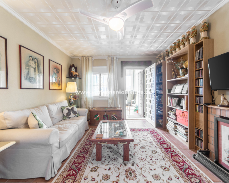 Resale - Detached - Urb. La Marina