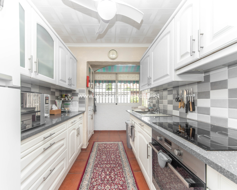 Resale - Detached - Urb. La Marina