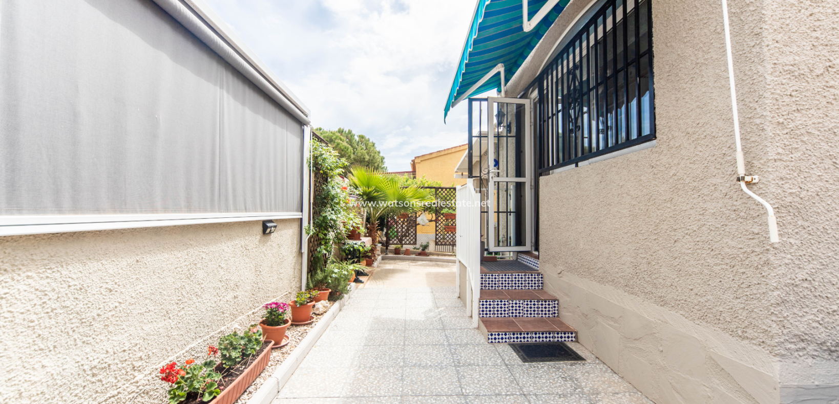 Resale - Detached - Urb. La Marina