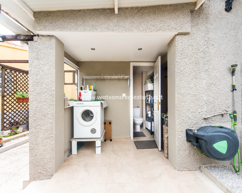 Resale - Detached - Urb. La Marina