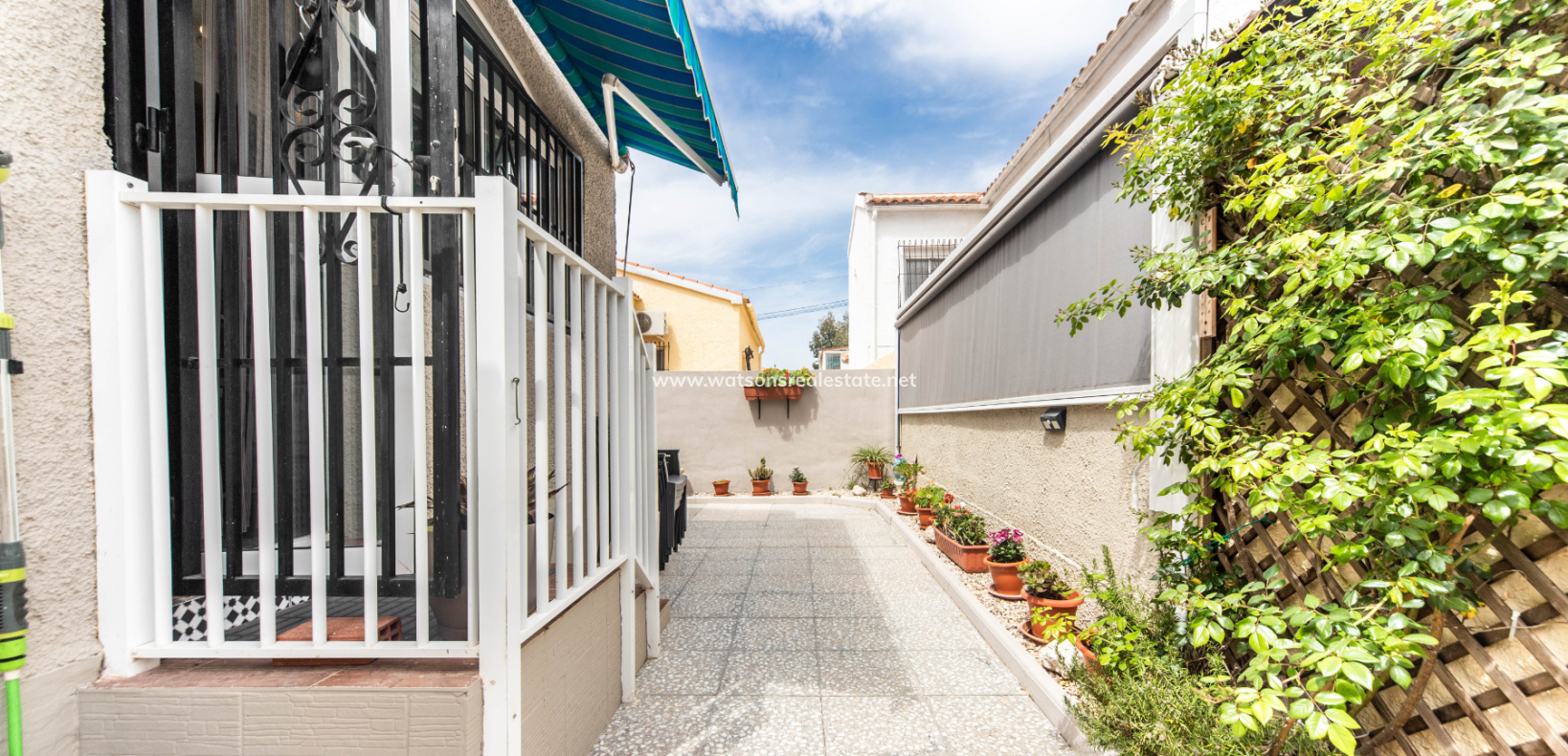 Resale - Detached - Urb. La Marina