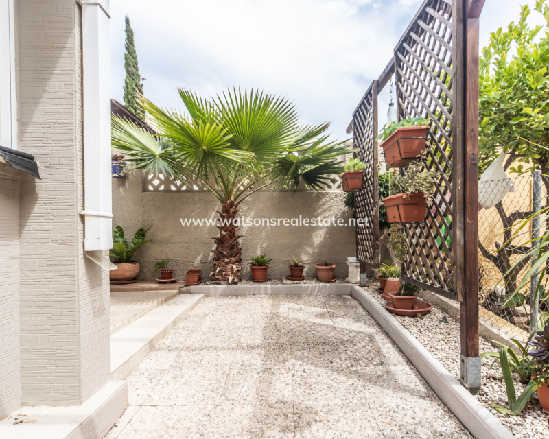 Resale - Detached - Urb. La Marina