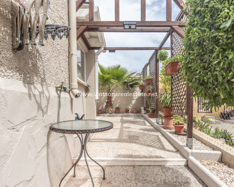 Resale - Detached - Urb. La Marina