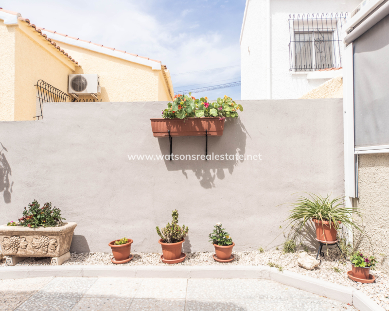 Resale - Detached - Urb. La Marina