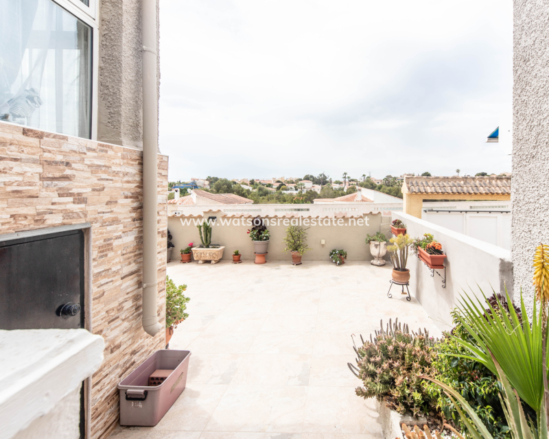 Resale - Detached - Urb. La Marina