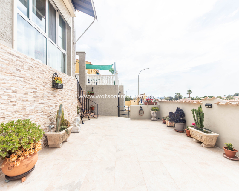Resale - Detached - Urb. La Marina